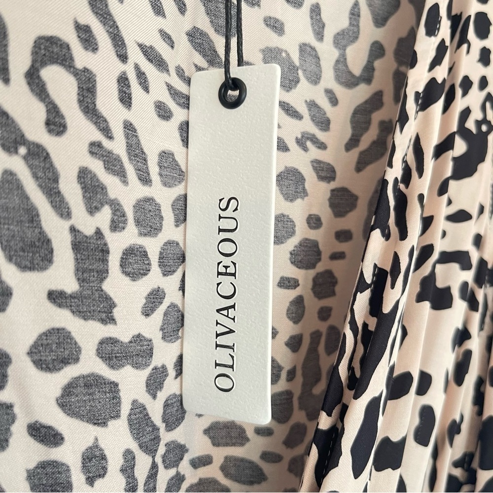 New Olivaceous Leopard Print Ruff Dress - Women's Size Small - Picture 10 of 13
